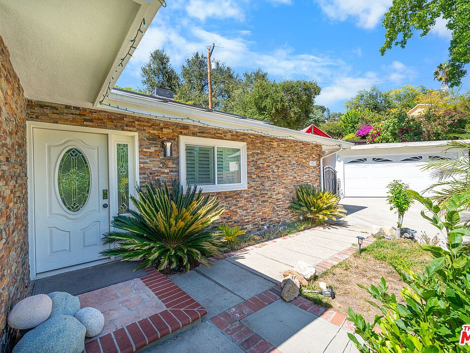 1st image of 4923 Burgoyne Ln