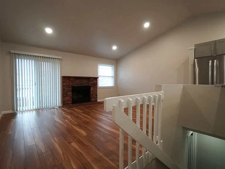 3070 Mirage Dr — Photo 6
