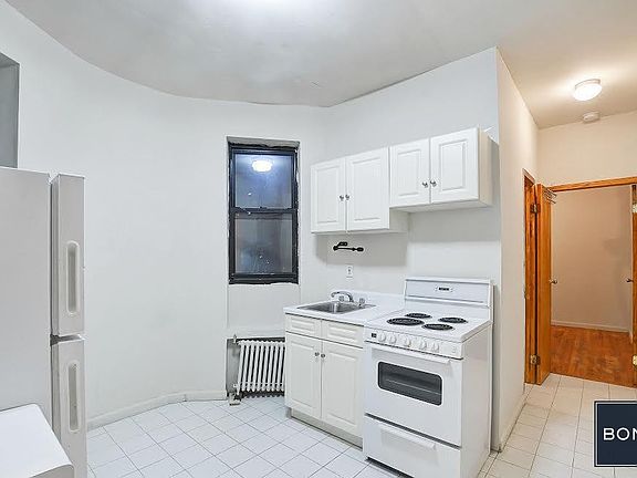 5th image of 568 Amsterdam Ave APT 2N