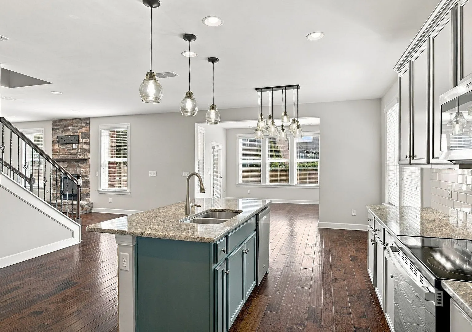 Spacious 4-Bedroom Home in Mount Juliet with Resort-Style Amenities! — Photo 4