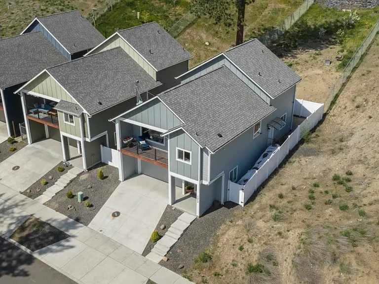 1212 W Cora Ave — Photo 6
