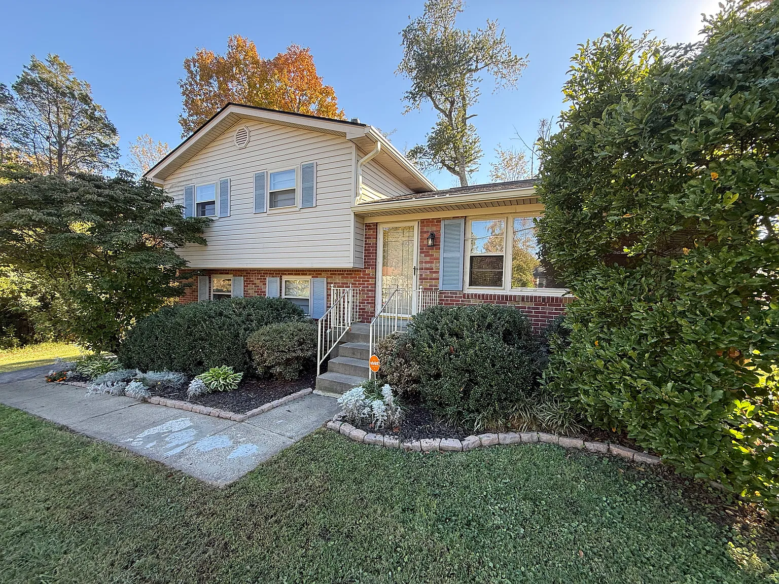 9514 Plumwood Rd — Photo 1