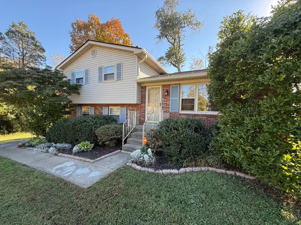 9514 Plumwood Rd, Louisville, KY 40291
