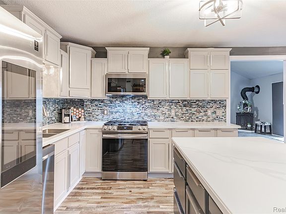 5th image of 4587 N 5th St