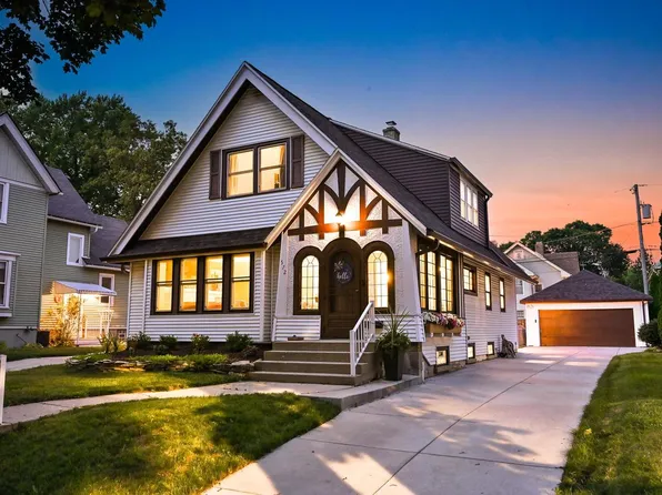 572 North 67th STREET, Wauwatosa, WI 53213