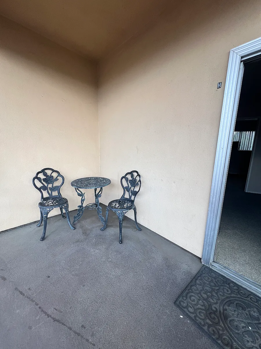 Building Photo - 5822 Kingman Ave #H