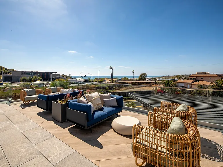 Triton Encinitas — Photo 18