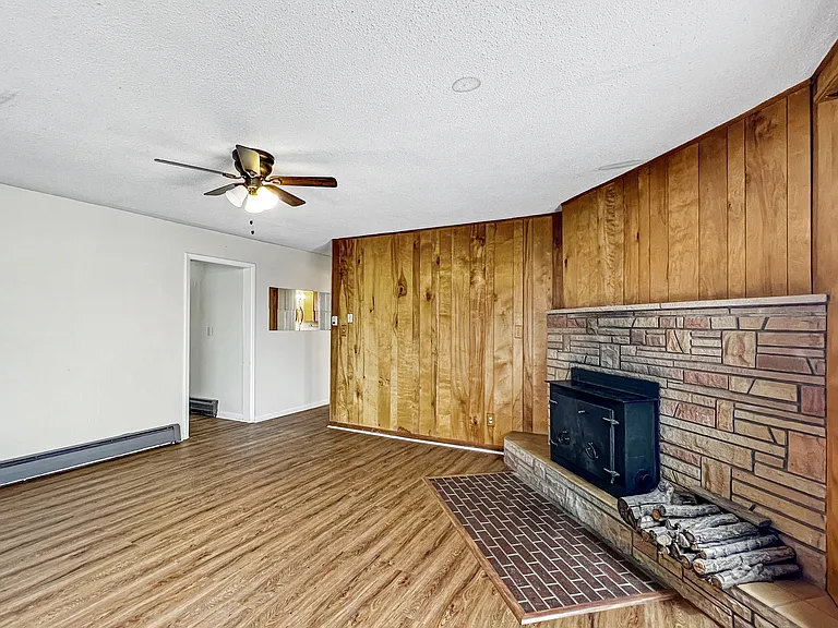 506 N Ash St — Photo 2