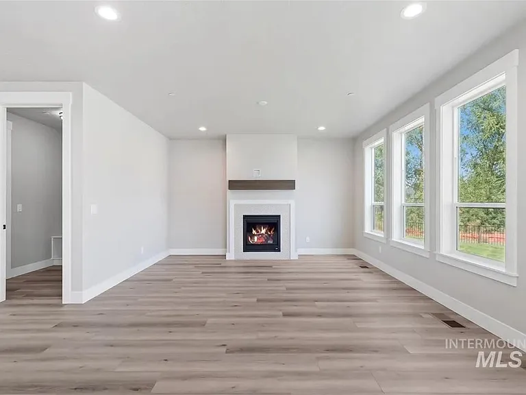 578 Hidden Mill Ct — Photo 4