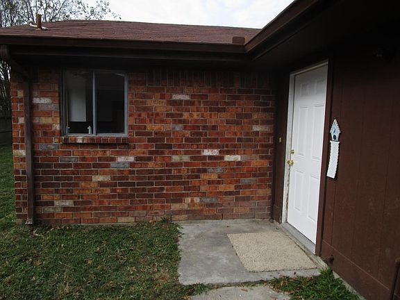 3rd image of 3814 Monmouth Ln
