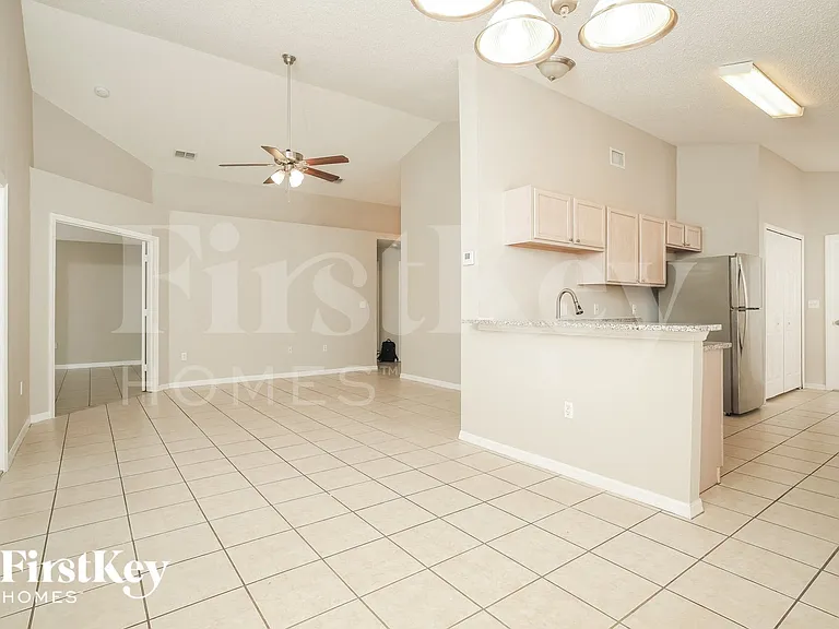 335 Darlington Loop — Photo 5