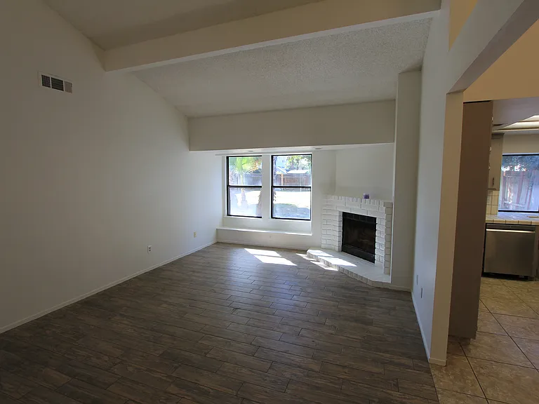 4209 Ryder Ln — Photo 6