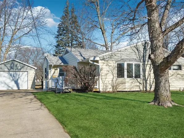 1904 N 2nd Ave E, Newton, IA 50208