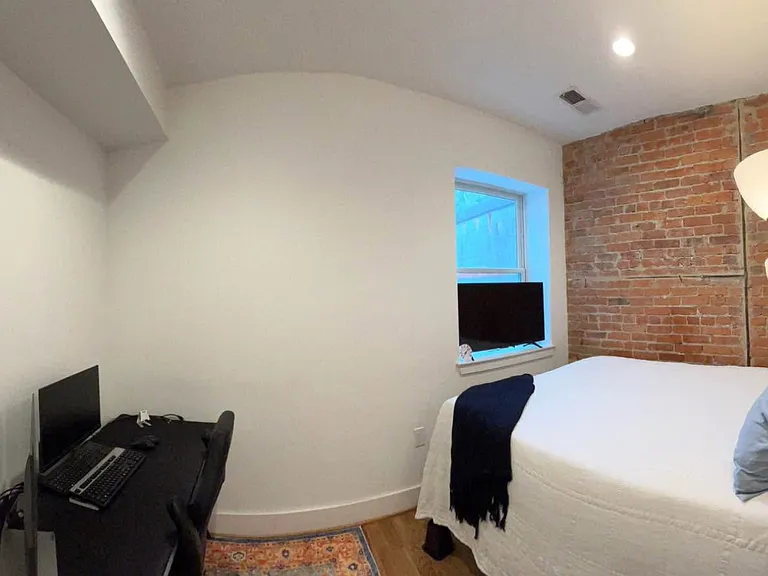 710 7th St SE #5BDRMS — Photo 23