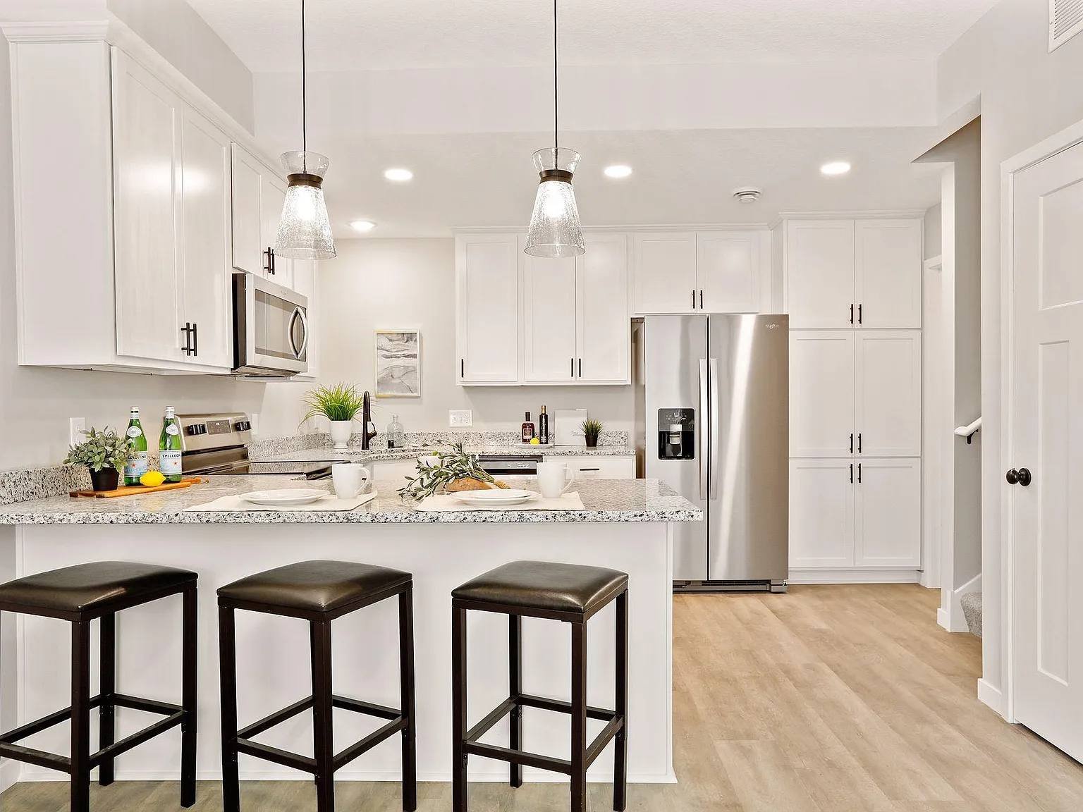 2 bed, 1487 sqft, $2,150 — Photo 4