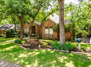 1404 Circle Ln, Bedford, TX 76022