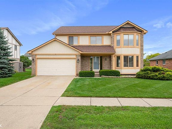 2nd image of 15745 Camden Dr