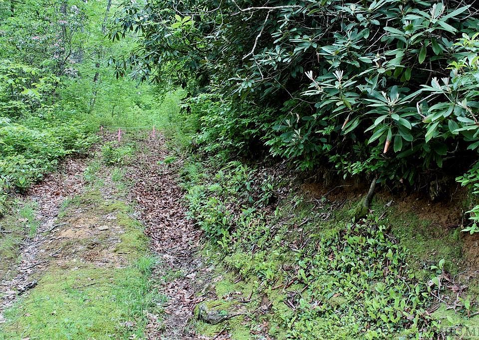 1st image of 22 S Woods Mountain Trl