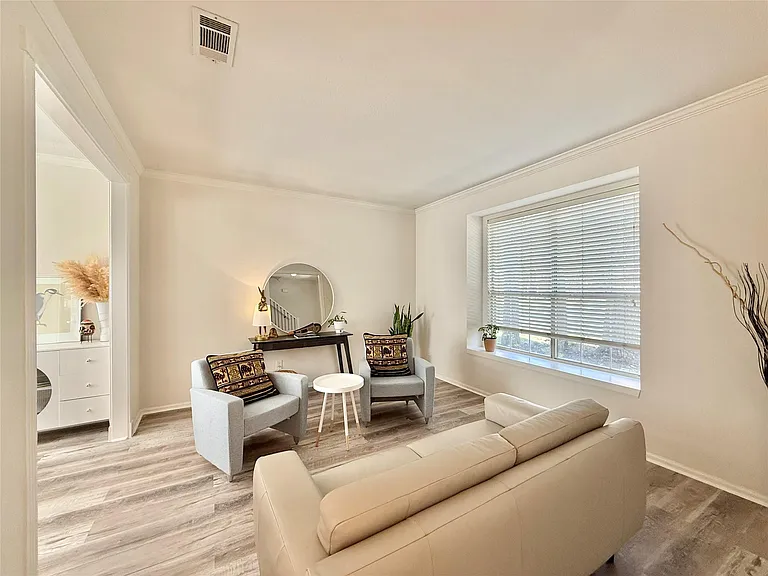 2 Twin Feather Pl — Photo 8