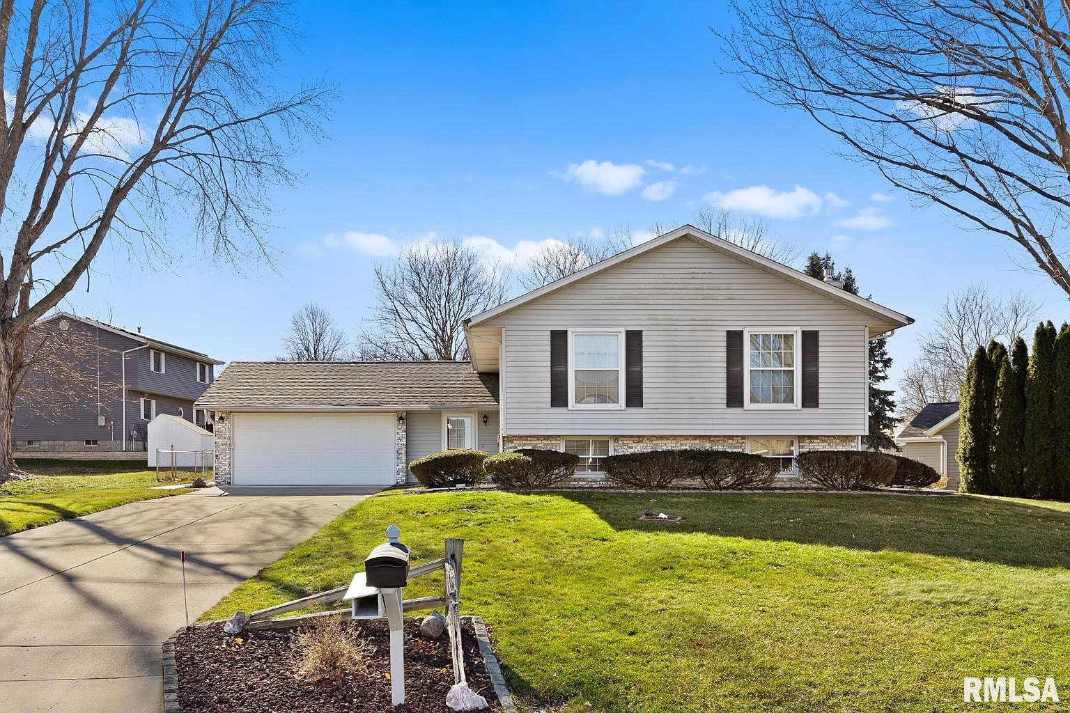 27 Country Ln, East Peoria, IL 61611 | Zillow