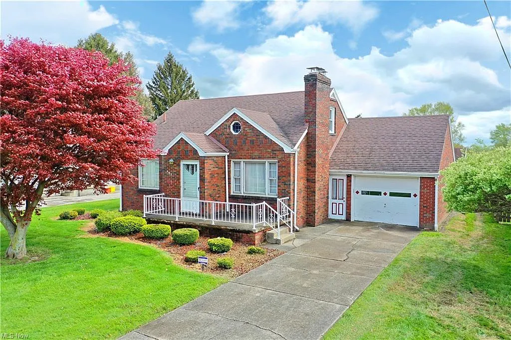 467 Blossom Ave photo 1