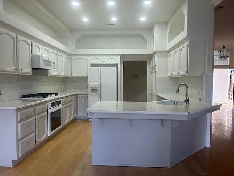 2112 Classen St — Photo 6