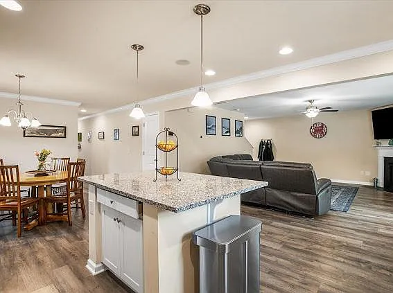 402 Chinchilla Dr — Photo 11