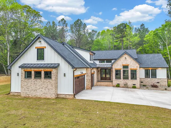 1820 Stewart Rd, Enoree, SC 29335