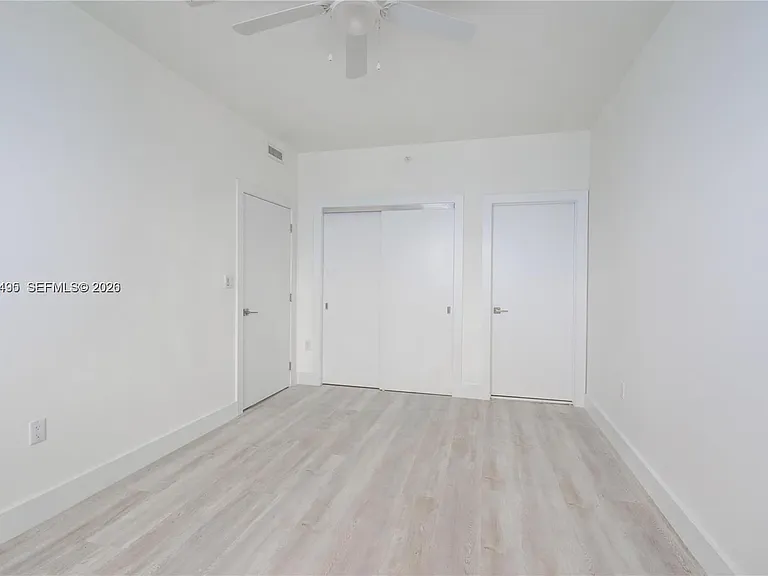 940 Michigan Ave #4 — Photo 4