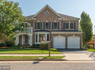 8651 Hillside Manor Dr, Springfield, VA 22152