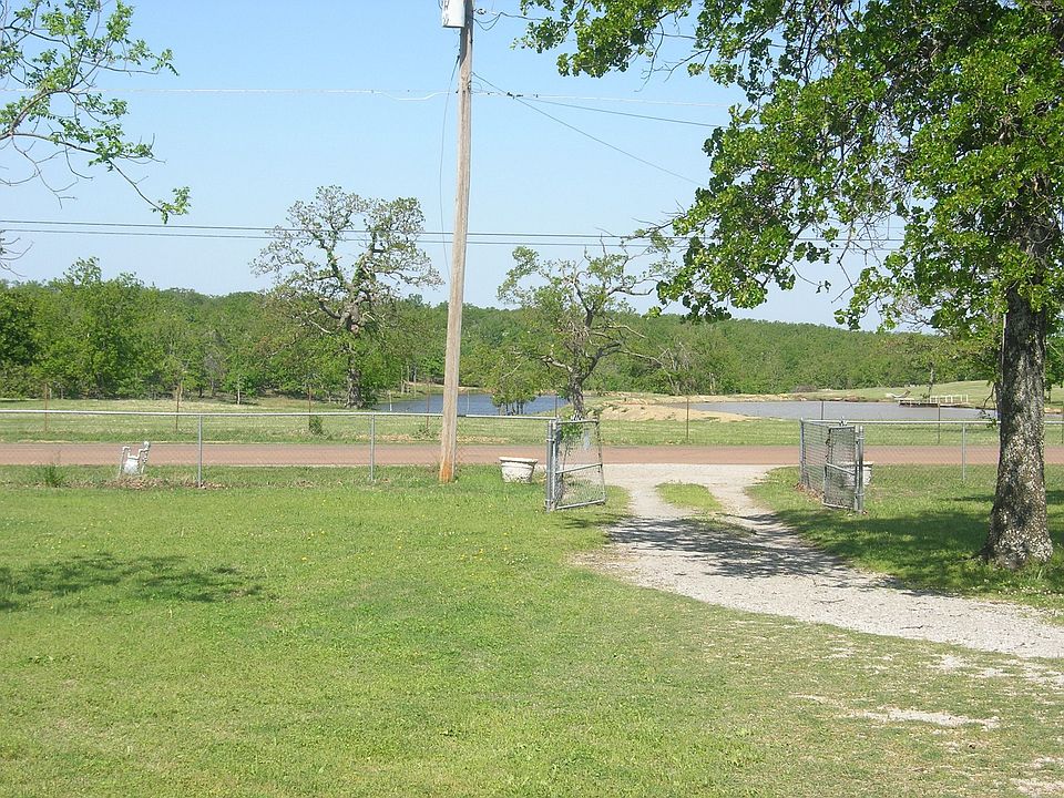 Overlooks pond & horse ranch