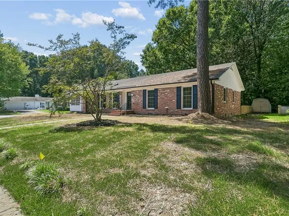 682 Village Green Pkwy, Newport News, VA 23602