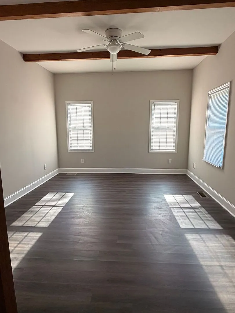 Two bedroom, 2 bath house in Graham — Photo 3