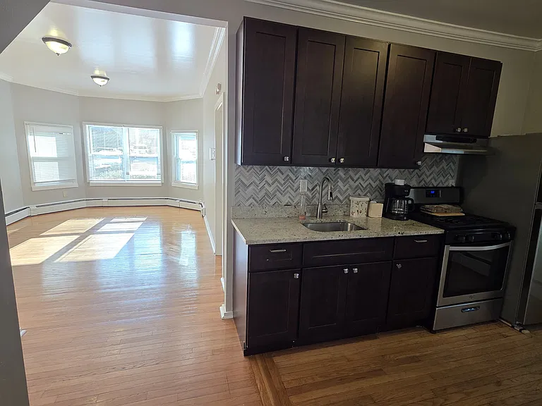 3230 Lexington Ave #11 — Photo 7