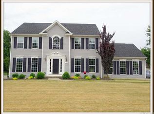 4 Saddlebrook Ct, Orchard Park, NY 14127