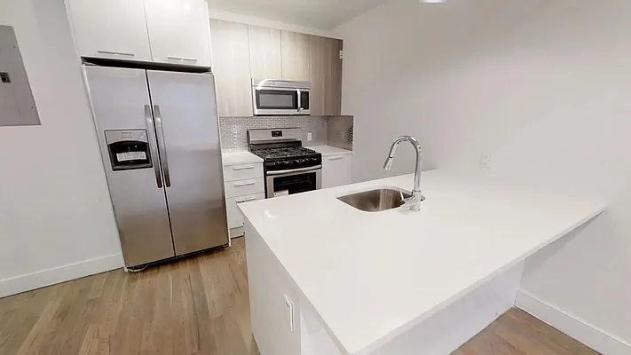 Rented by Bravado Real Estate LLC | media 20