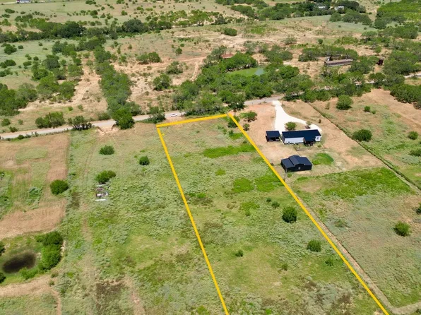 1160 Mc Coy Rd, Somerset, TX 78069