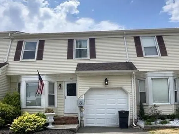 59 Carriage Ln, Englishtown, NJ 07726