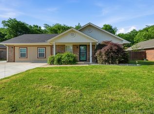 24 Natalie Ln, Kiefer, OK 74041