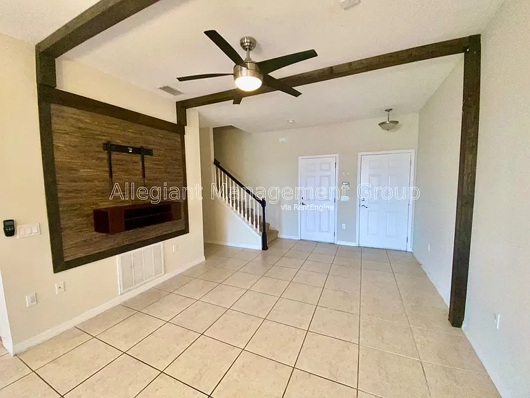2363 Seven Oaks Dr — Photo 3