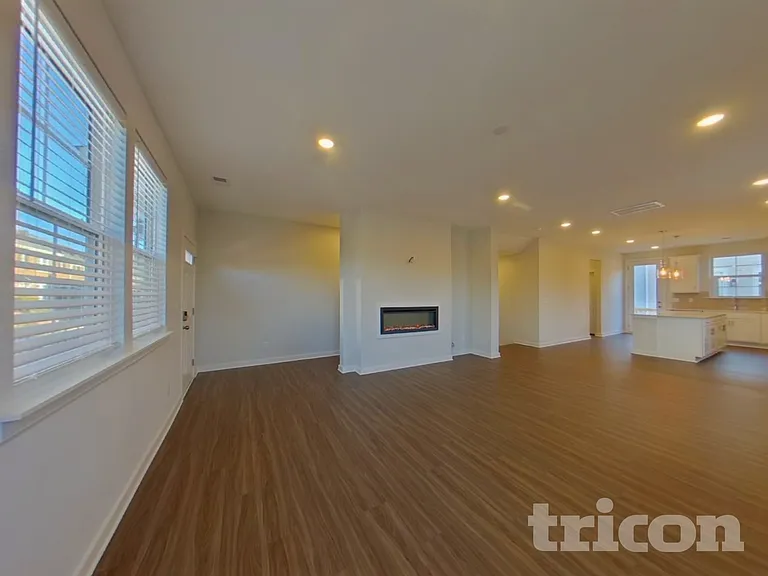 13869 Hill St — Photo 4