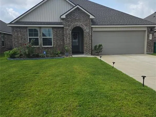 8061 Olde Town Ct, Alexandria, LA 71303