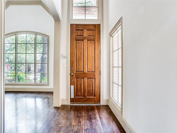 3rd image of 7347 Hill Forest Dr