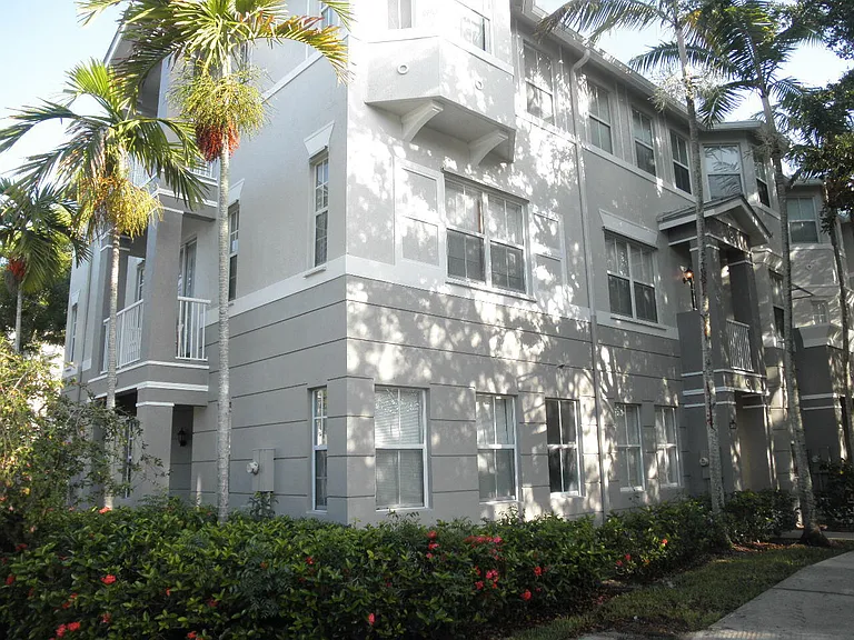 2405 Shoma Dr — Photo 3