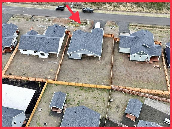 3rd image of 382 Adventurer Street SE