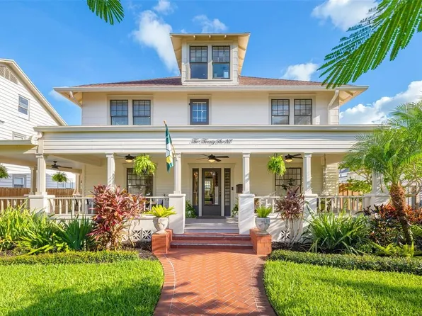 226 10th Ave NE, Saint Petersburg, FL 33701
