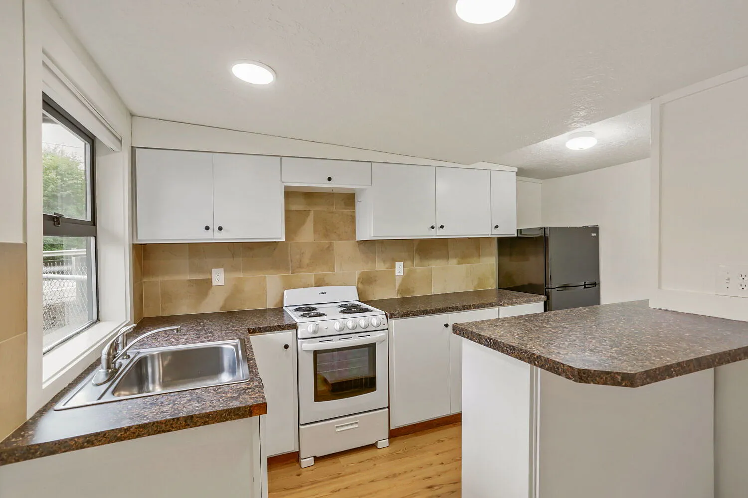Studio, 1.0 bath, 500 sqft, $1,599 — Photo 2