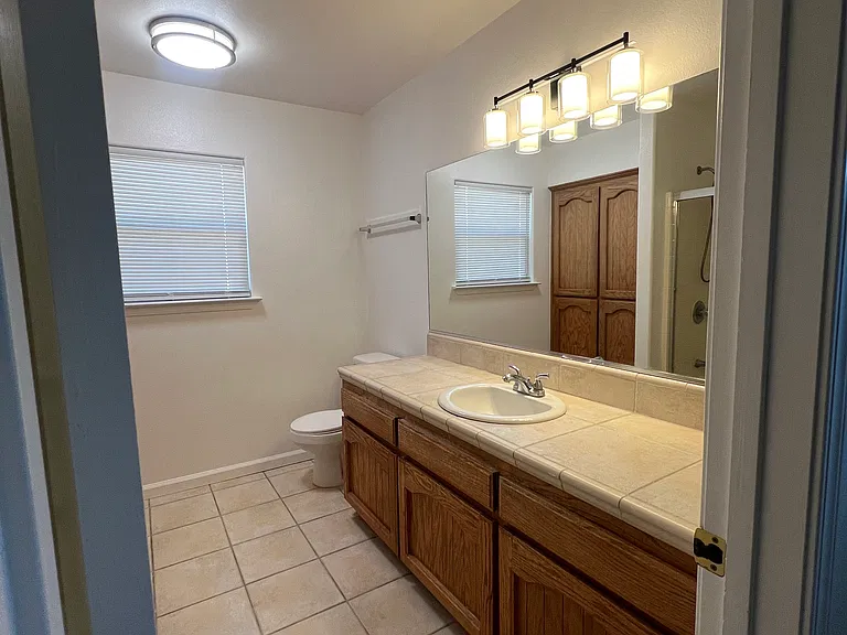 637 Glenn View Ct — Photo 8
