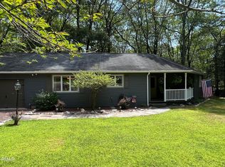 167 Pipher Rd, Bushkill, PA 18324