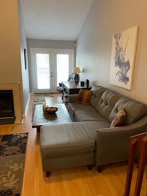 2 bed, 862 sqft, $1,675 — Photo 4